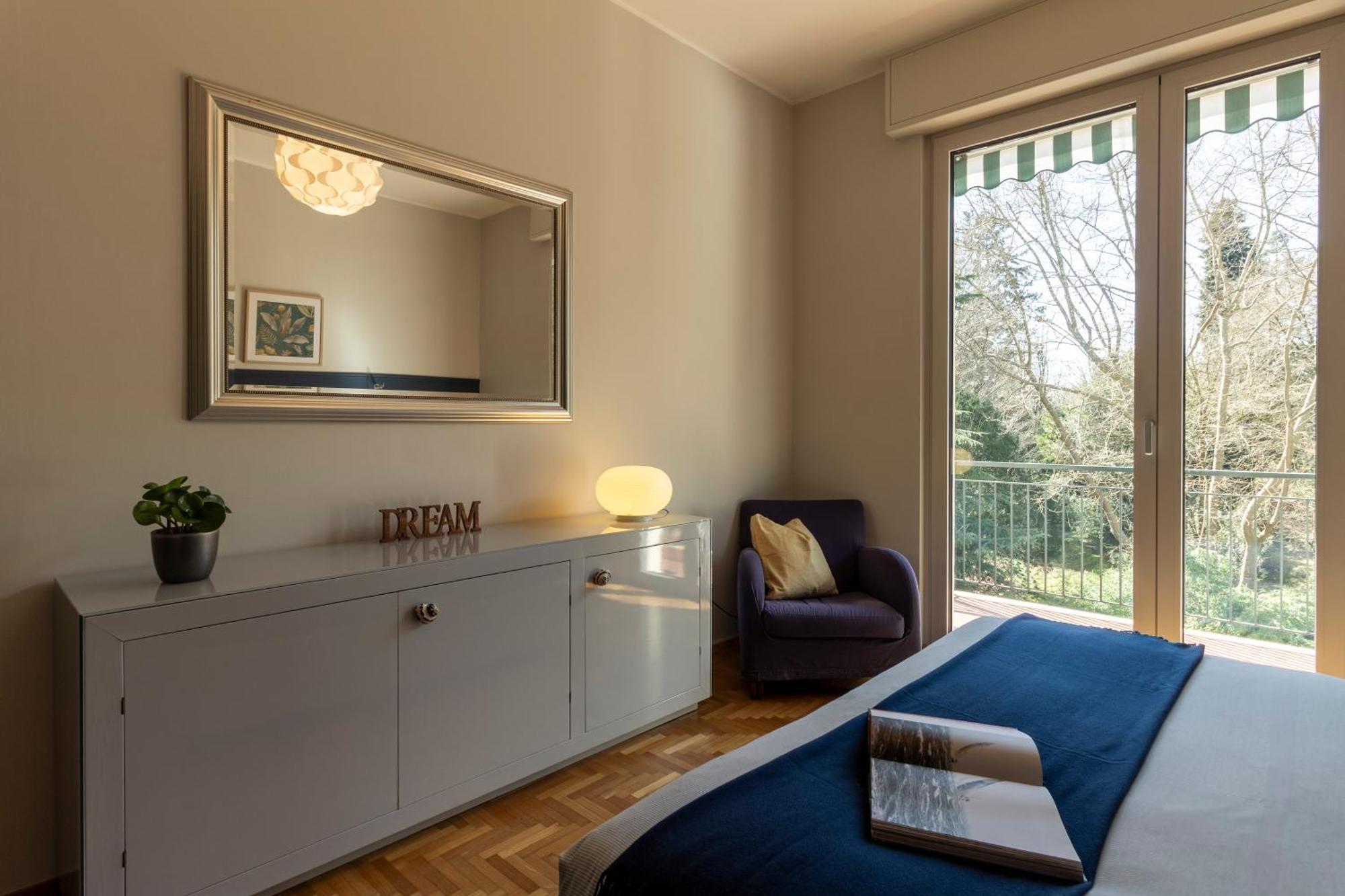 Apartament Cosy In The Park Como Zewnętrze zdjęcie